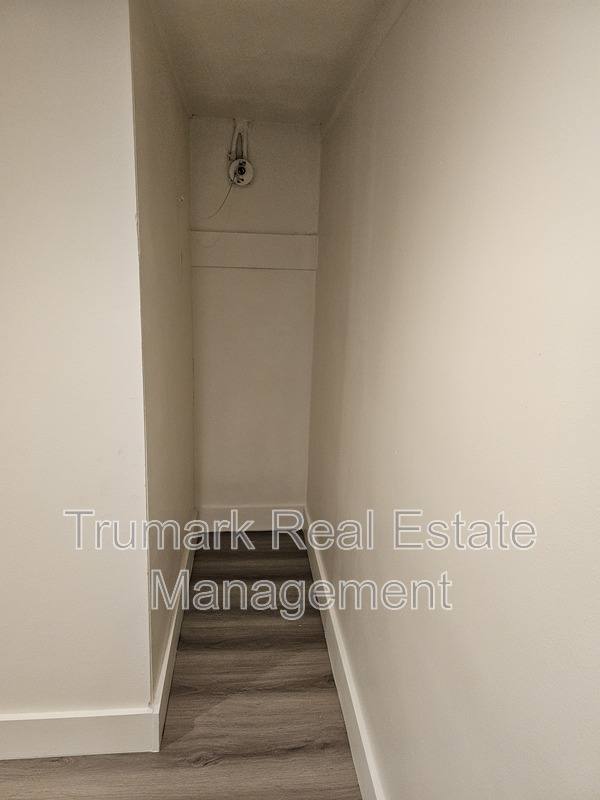 Apartment for rent at 2405 Honolulu Ave #A, Montrose, CA 91020