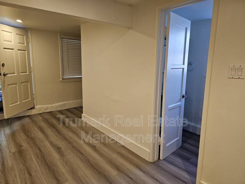 Apartment for rent at 2405 Honolulu Ave #A, Montrose, CA 91020