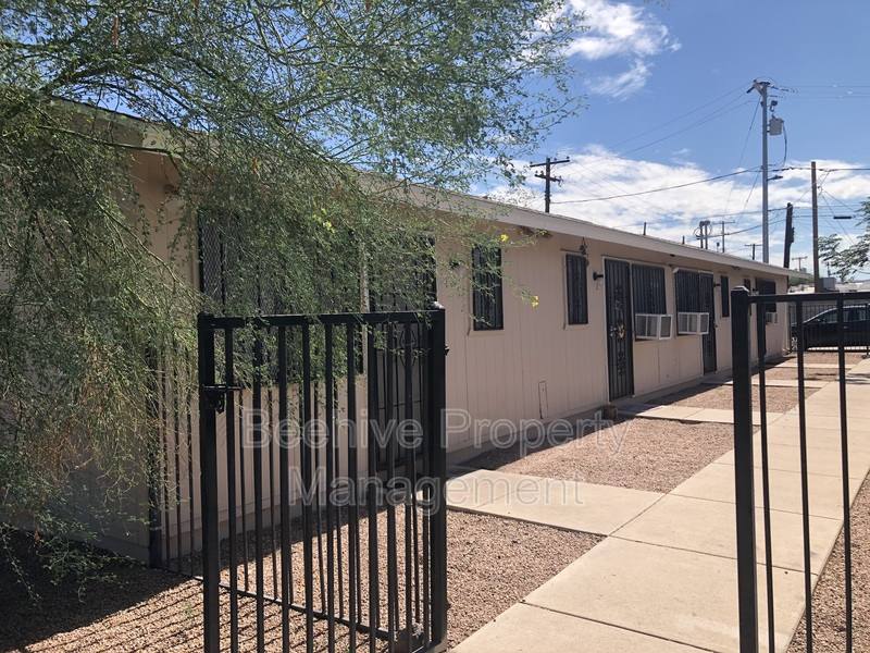 Apartment for rent at 1153 E Taylor St #4, Phoenix, AZ 85006