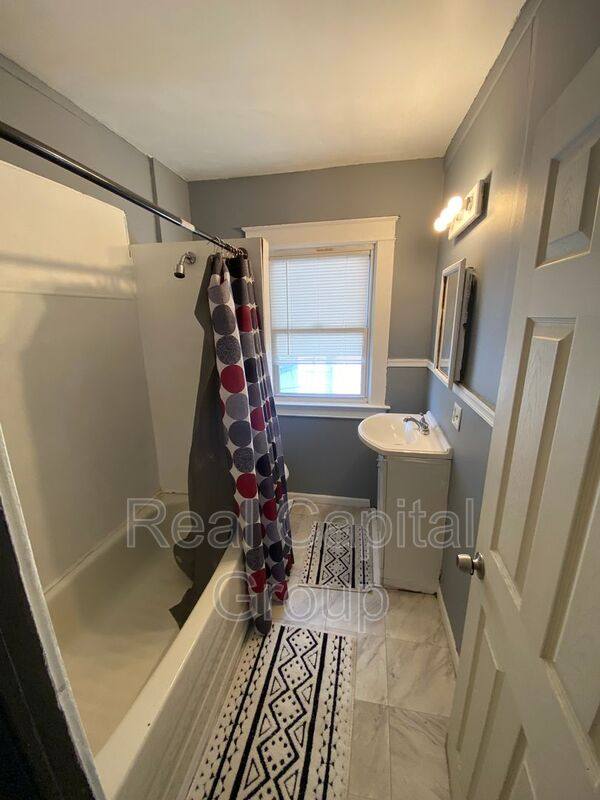 Apartment for rent at 709 Townsend Place, Niagara Falls, NY 14301