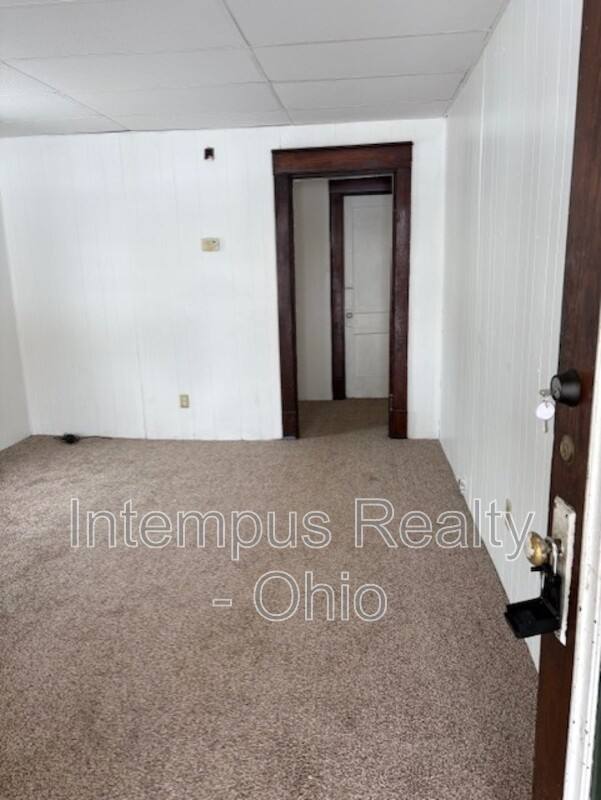 Apartment for rent at 633 Cassius Ave #1, Youngstown, OH 44505