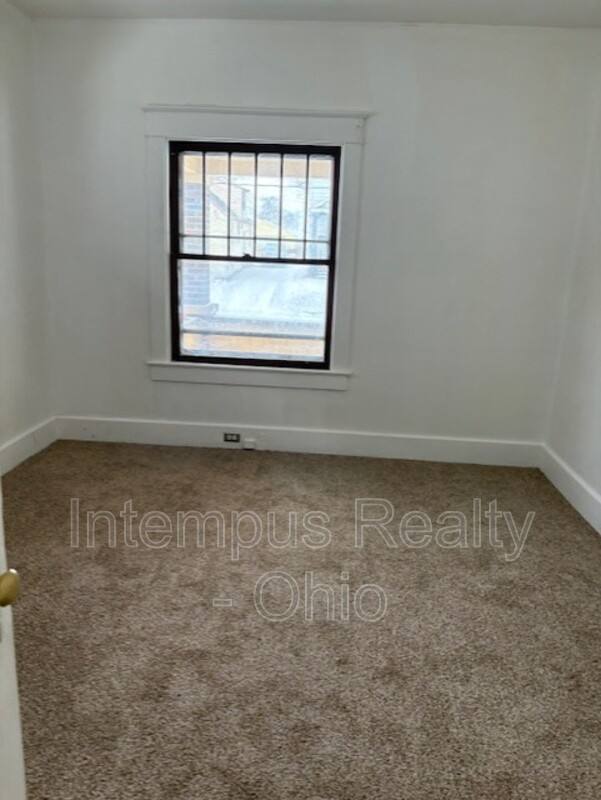 Apartment for rent at 633 Cassius Ave #1, Youngstown, OH 44505
