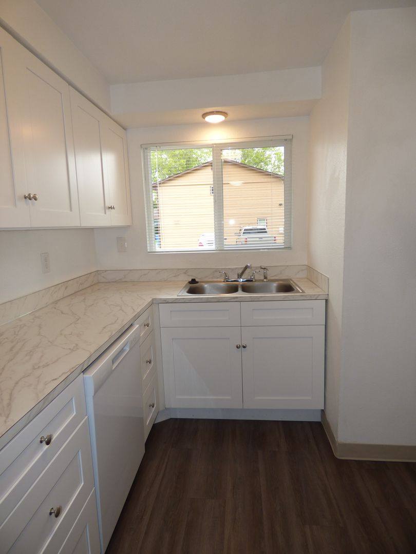 Apartment for rent at 4114 Lancaster Dr NE, Salem, OR 97305