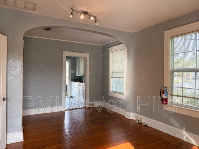 Apartment for rent at 1350 N Gadsden St #B, Tallahassee, FL 32303