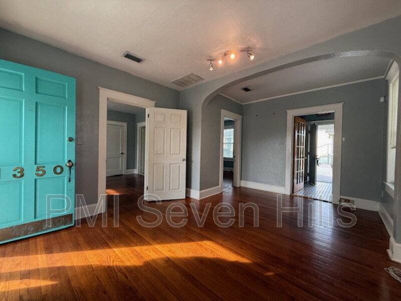 Apartment for rent at 1350 N Gadsden St #B, Tallahassee, FL 32303