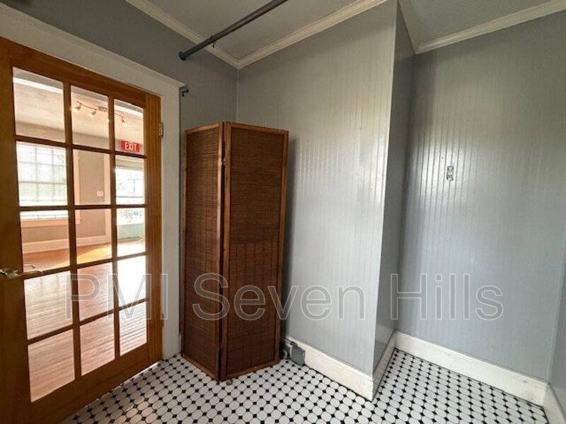 Apartment for rent at 1350 N Gadsden St #B, Tallahassee, FL 32303