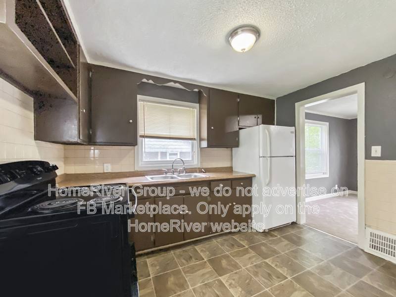 House for rent at 7615 E 49th St, Kansas City, MO 64129