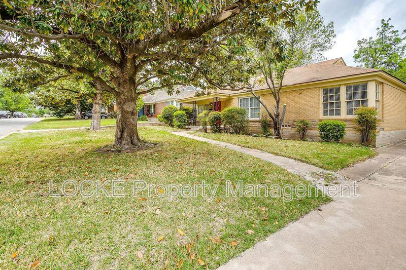 House for rent at 3528 Rogers Ave, Fort Worth, TX 76109