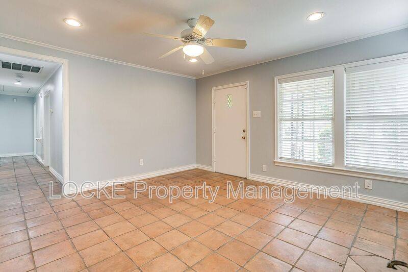 House for rent at 3528 Rogers Ave, Fort Worth, TX 76109