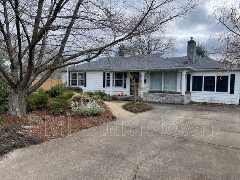 House for rent at 575 E Berkeley St, Gladstone, OR 97027