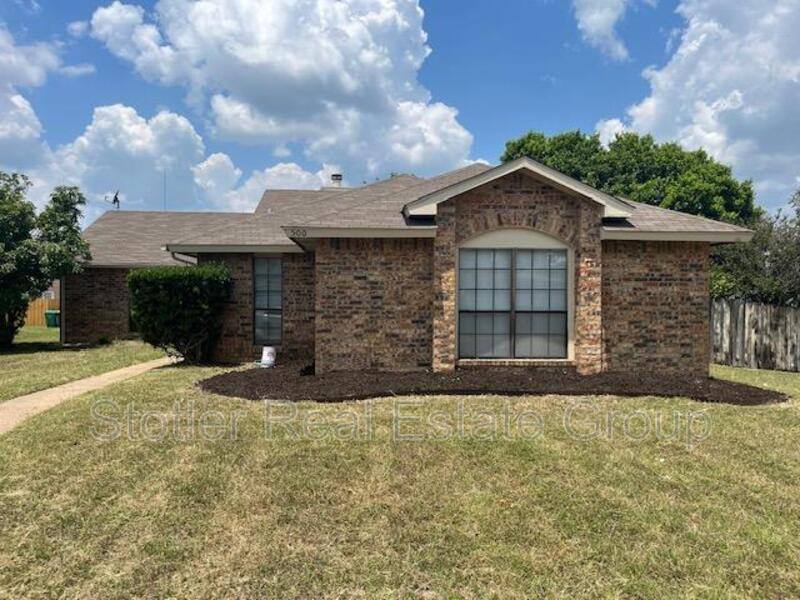 House for rent at 500 Olympus Dr, Cedar Hill, TX 75104