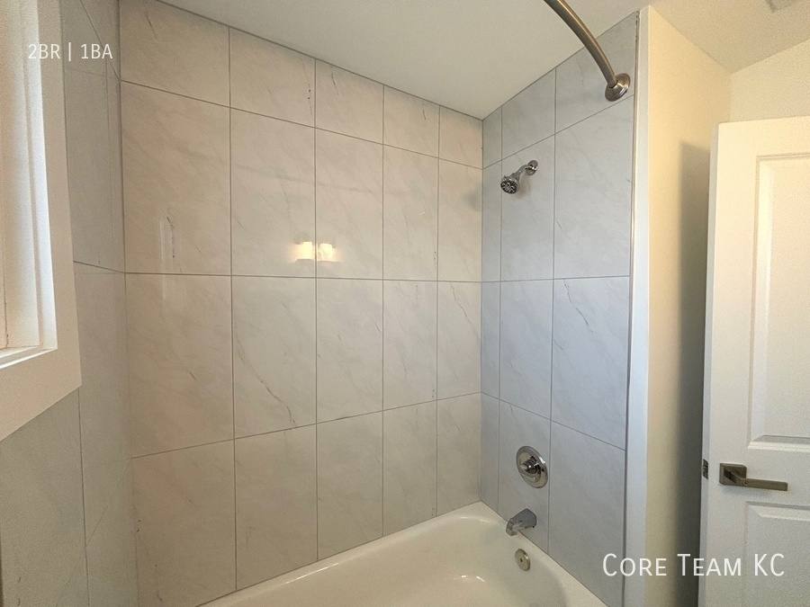 Townhouse for rent at 5044 Baltimore Ave #5028, Kansas City, MO 64112