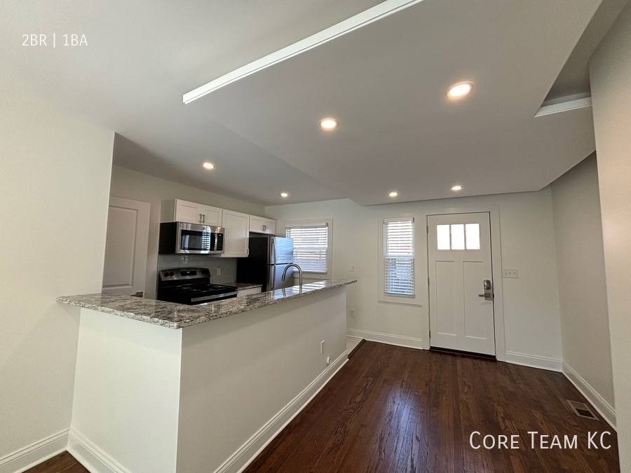Townhouse for rent at 5044 Baltimore Ave #5028, Kansas City, MO 64112
