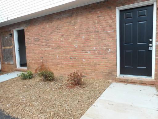 Townhouse for rent at 1324 Thomasboro, Charlotte, NC 28208