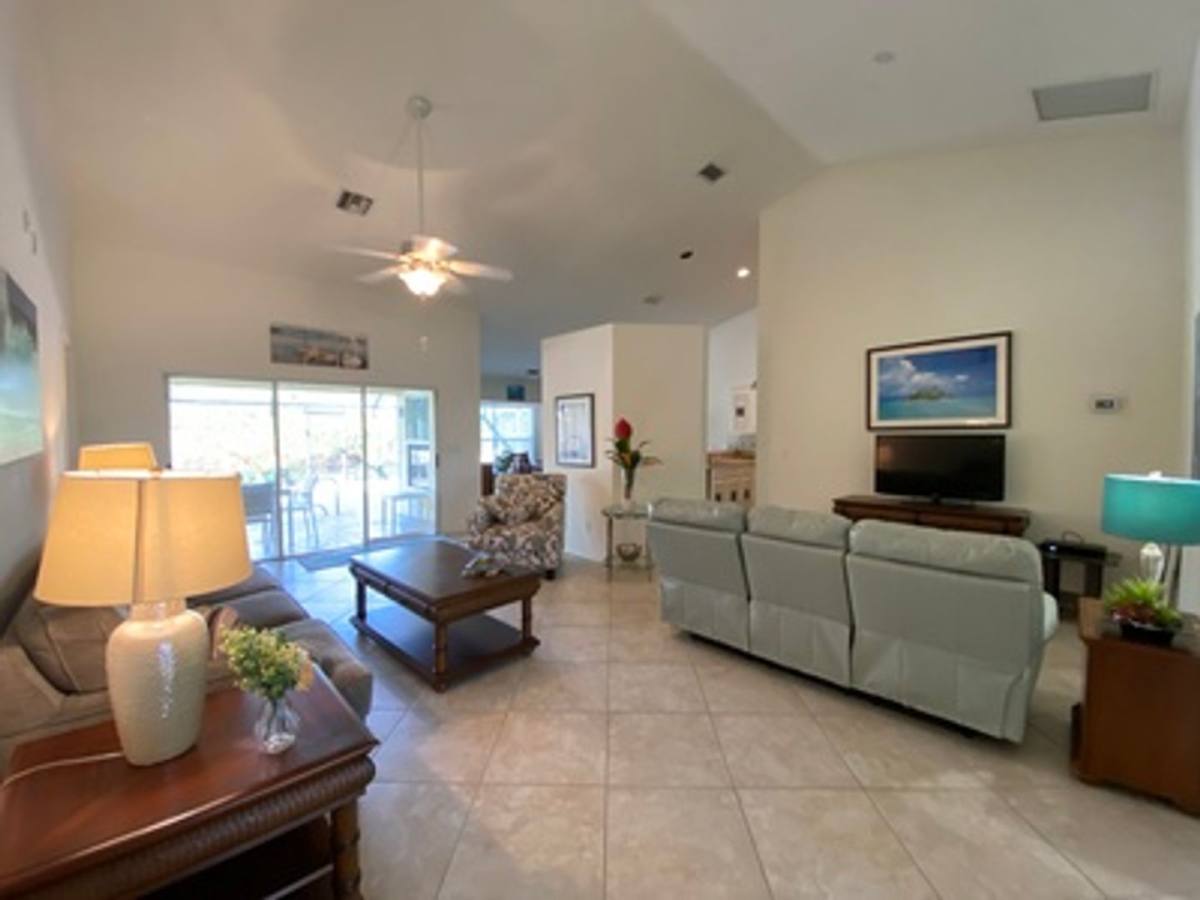 Townhouse for rent at 920 Belville Blvd, Naples, FL 34104
