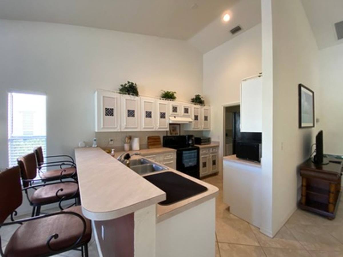Townhouse for rent at 920 Belville Blvd, Naples, FL 34104