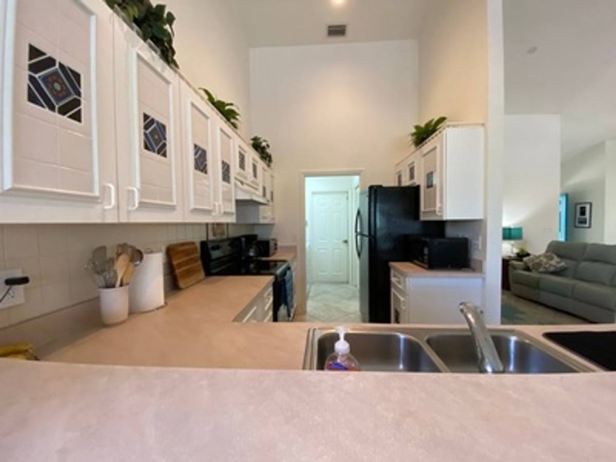 Townhouse for rent at 920 Belville Blvd, Naples, FL 34104