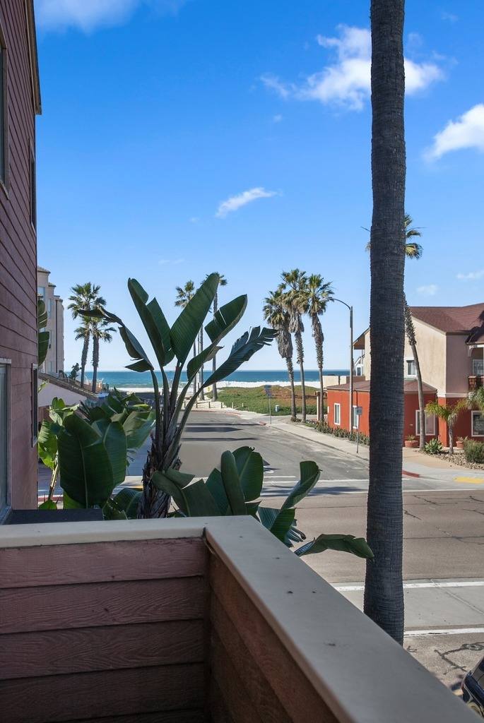 Townhouse for rent at 737 Seacoast Dr, Imperial Beach, CA 91932