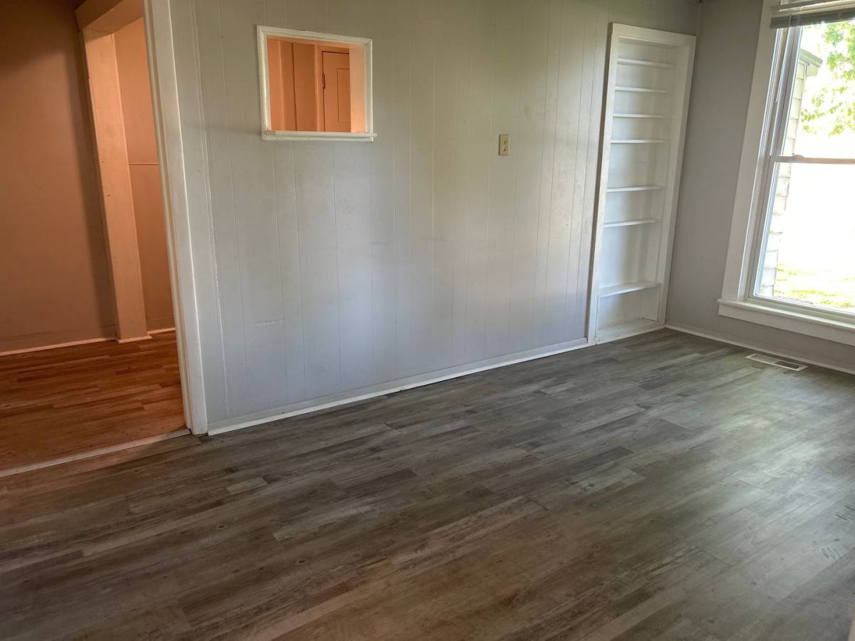 Apartment for rent at 301-303 2nd St, Covington, IN 47932