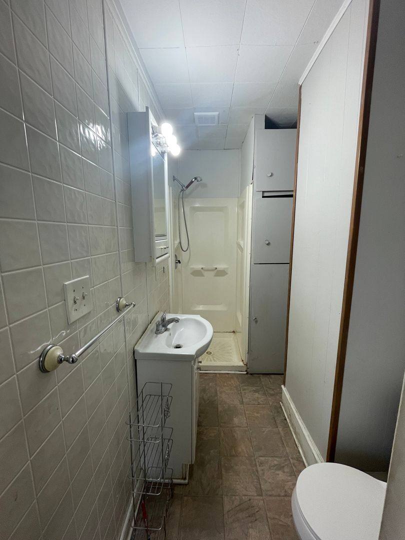 Apartment for rent at 301-303 2nd St, Covington, IN 47932