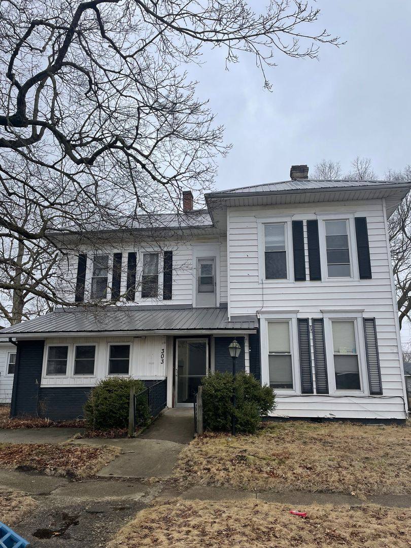Apartment for rent at 301-303 2nd St, Covington, IN 47932