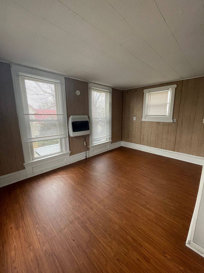 Apartment for rent at 301-303 2nd St, Covington, IN 47932