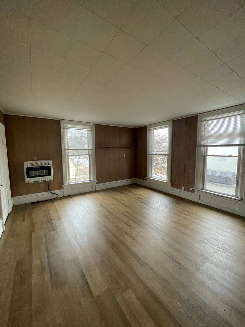 Apartment for rent at 301-303 2nd St, Covington, IN 47932