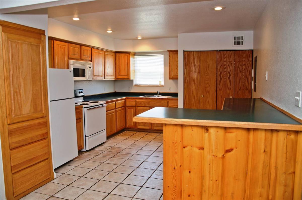 Apartment for rent at 503 W Ford Ave, Pittsburg, KS 66762