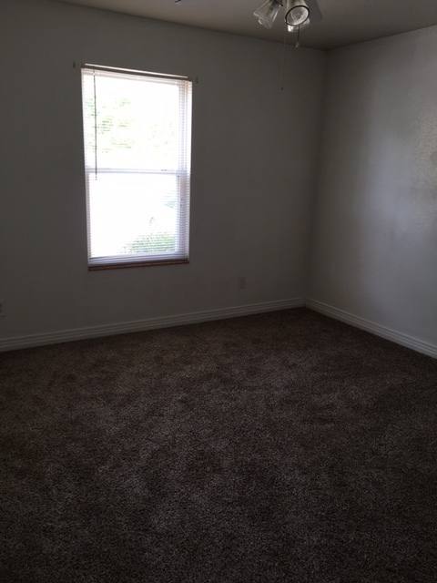 Apartment for rent at 503 W Ford Ave, Pittsburg, KS 66762