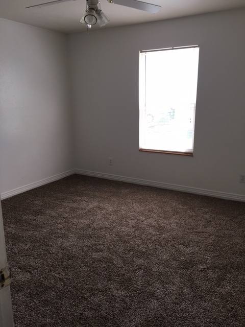 Apartment for rent at 503 W Ford Ave, Pittsburg, KS 66762