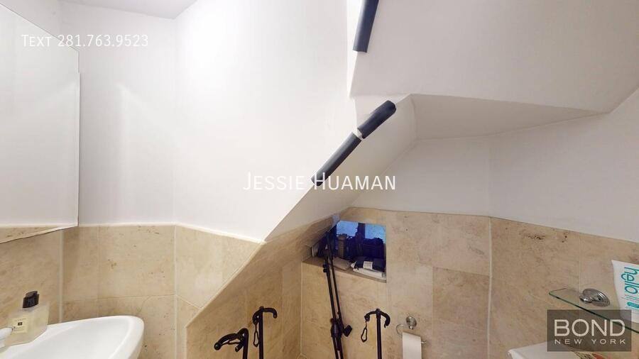 Apartment for rent at 52 Barrow St #B, New York, NY 10014