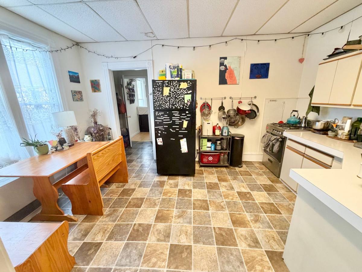 Apartment for rent at 81-83 Monroe St, Burlington, VT 05401
