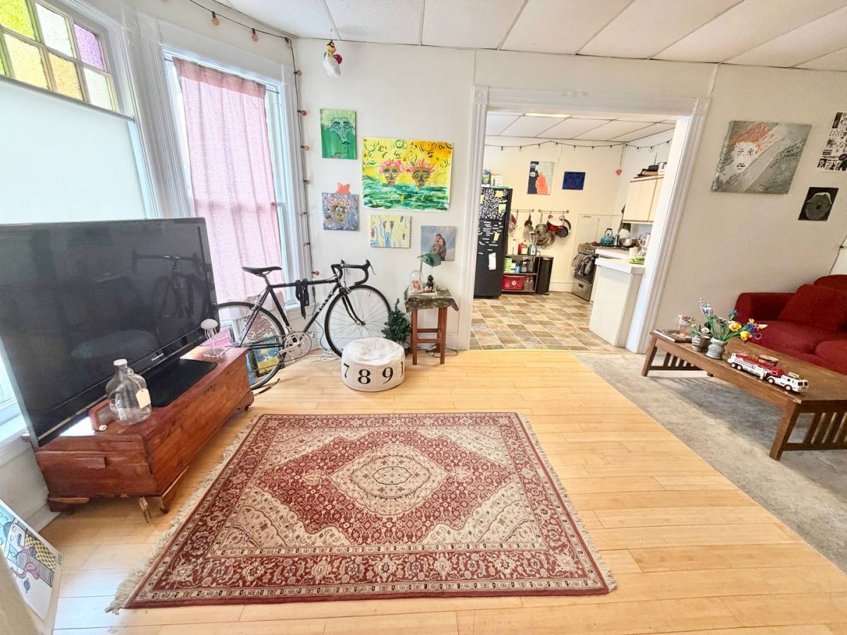 Apartment for rent at 81-83 Monroe St, Burlington, VT 05401