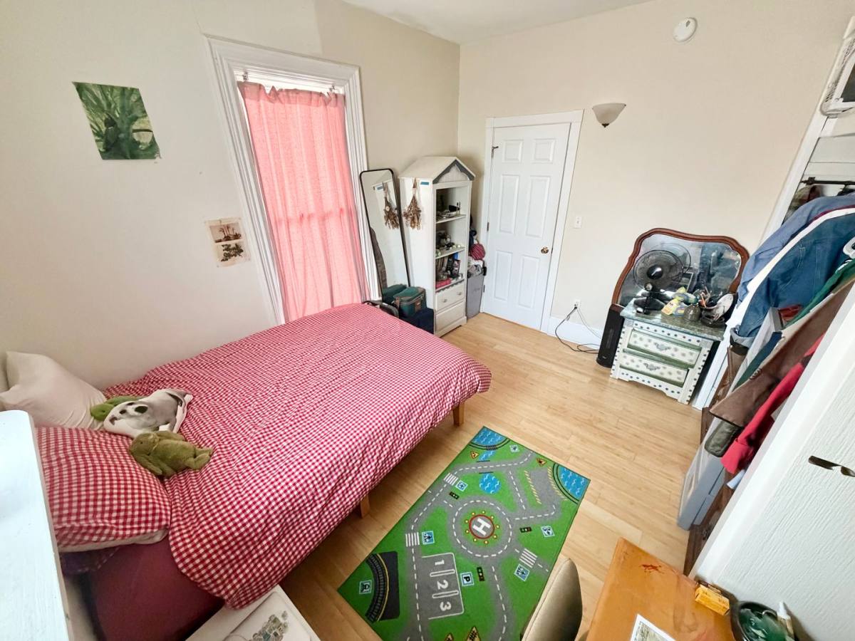 Apartment for rent at 81-83 Monroe St, Burlington, VT 05401