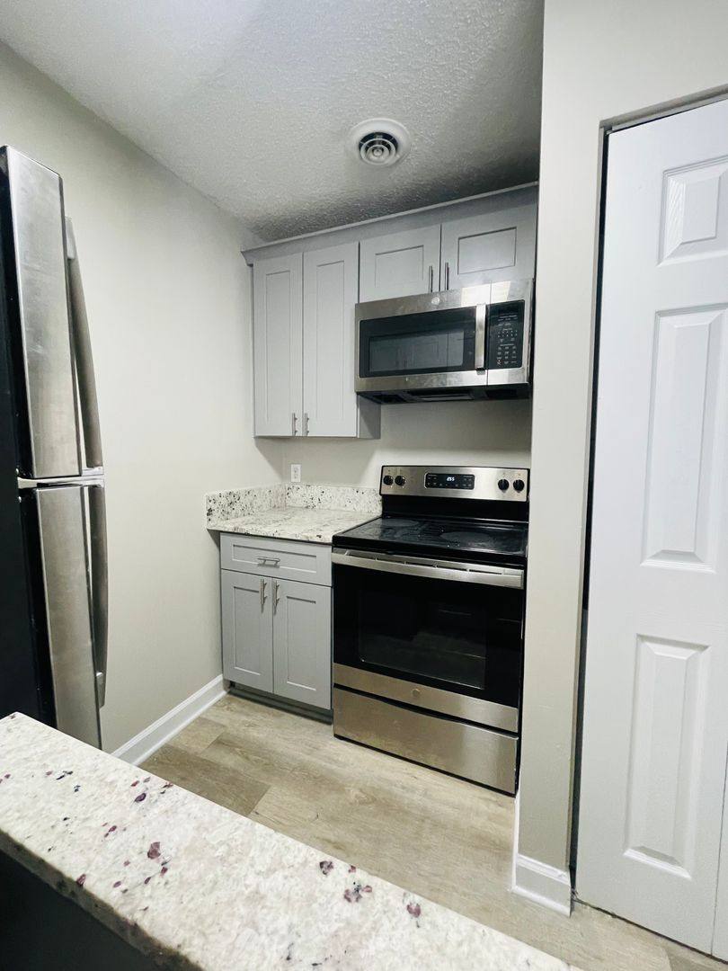 Apartment for rent at 415 W 10th St, Charlotte, NC 28202
