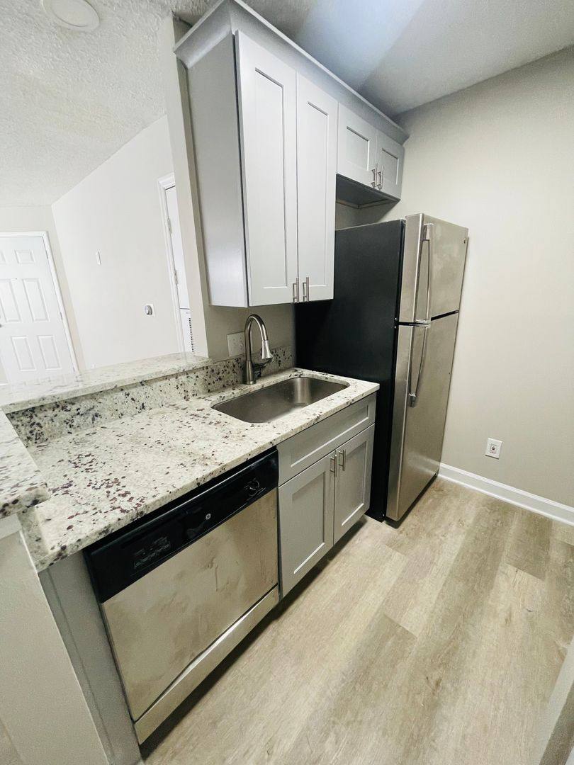 Apartment for rent at 415 W 10th St, Charlotte, NC 28202