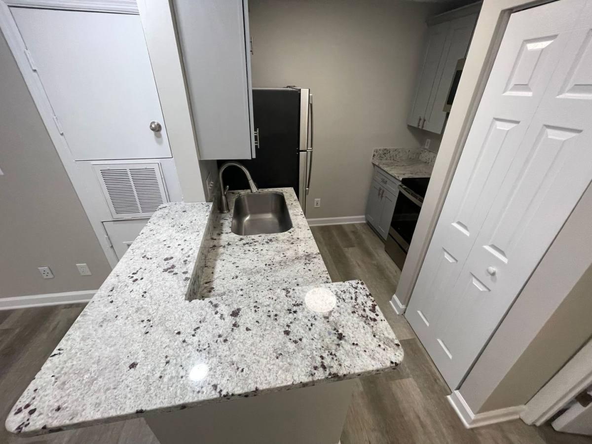 Apartment for rent at 415 W 10th St, Charlotte, NC 28202