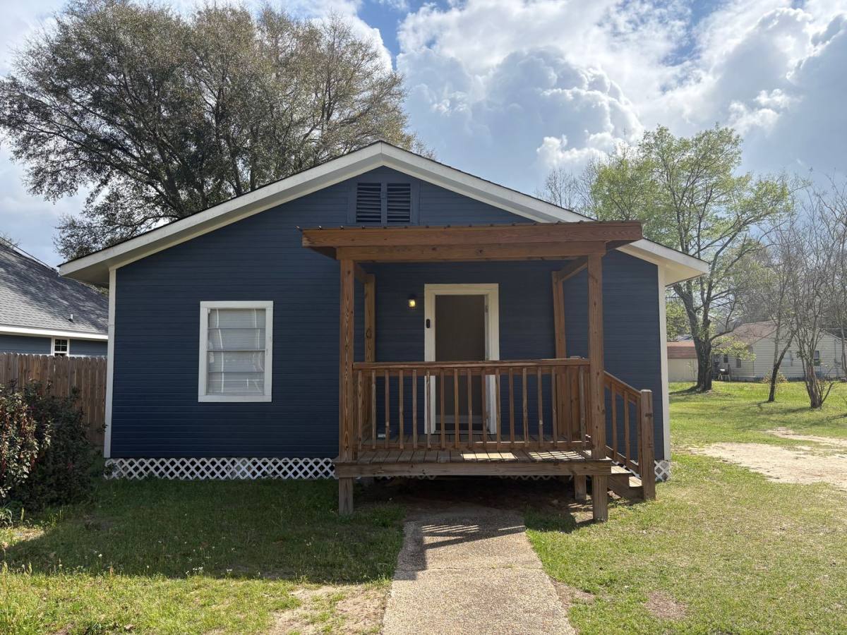 House for rent at 105 McKinnon St, Petal, MS 39465