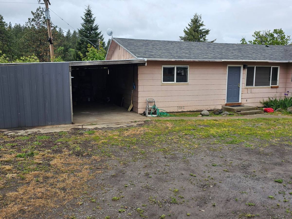 Apartment for rent at 602 1 2 2nd St, Cove, OR 97824