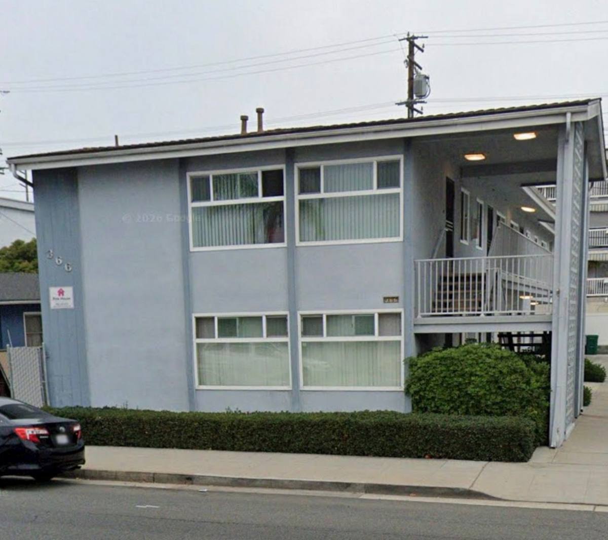 Apartment for rent at 366 Redondo Ave, Long Beach, CA 90814