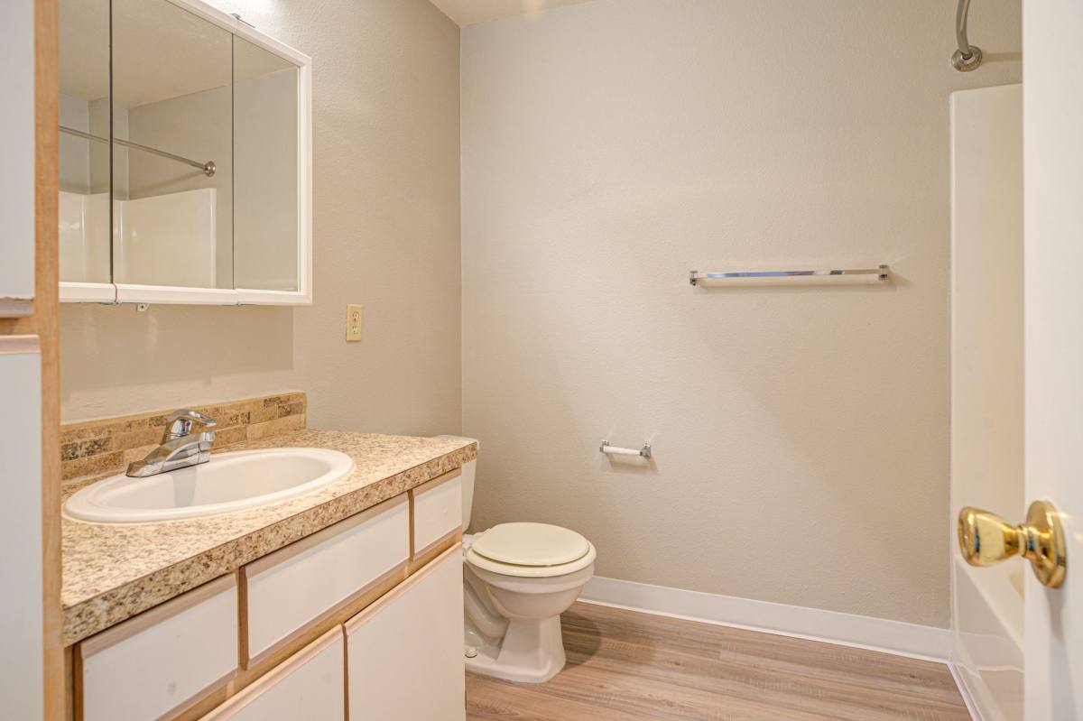 Apartment for rent at 4200 Sunnyview Road, NE, Salem, OR 97305