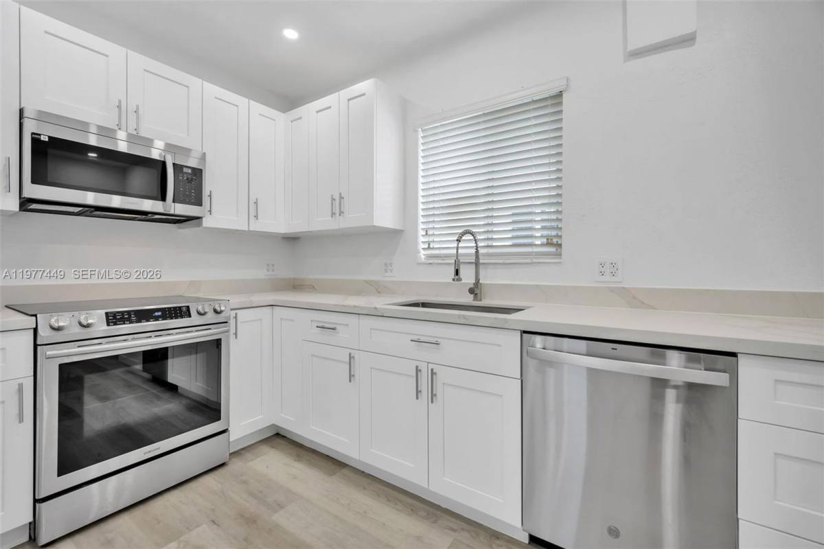 House for rent at 1401 NE 152nd St, Miami, FL 33162