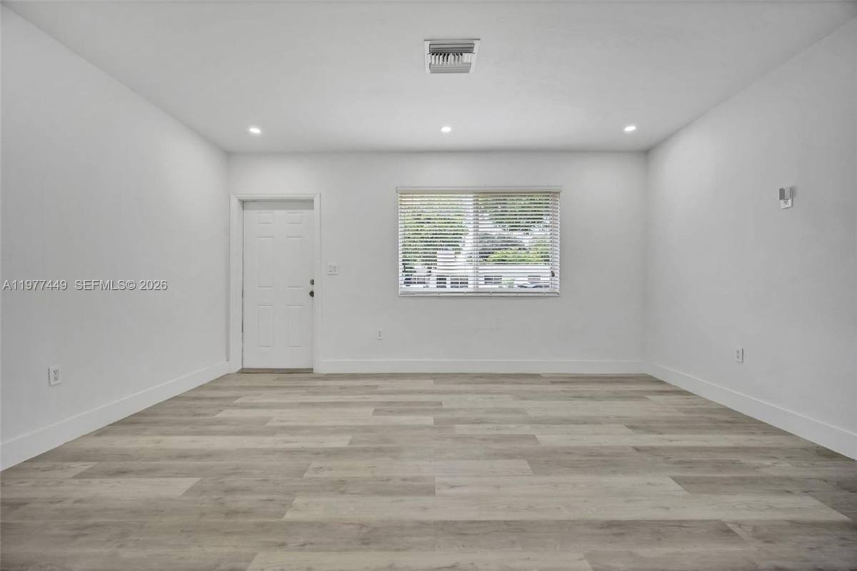 House for rent at 1401 NE 152nd St, Miami, FL 33162