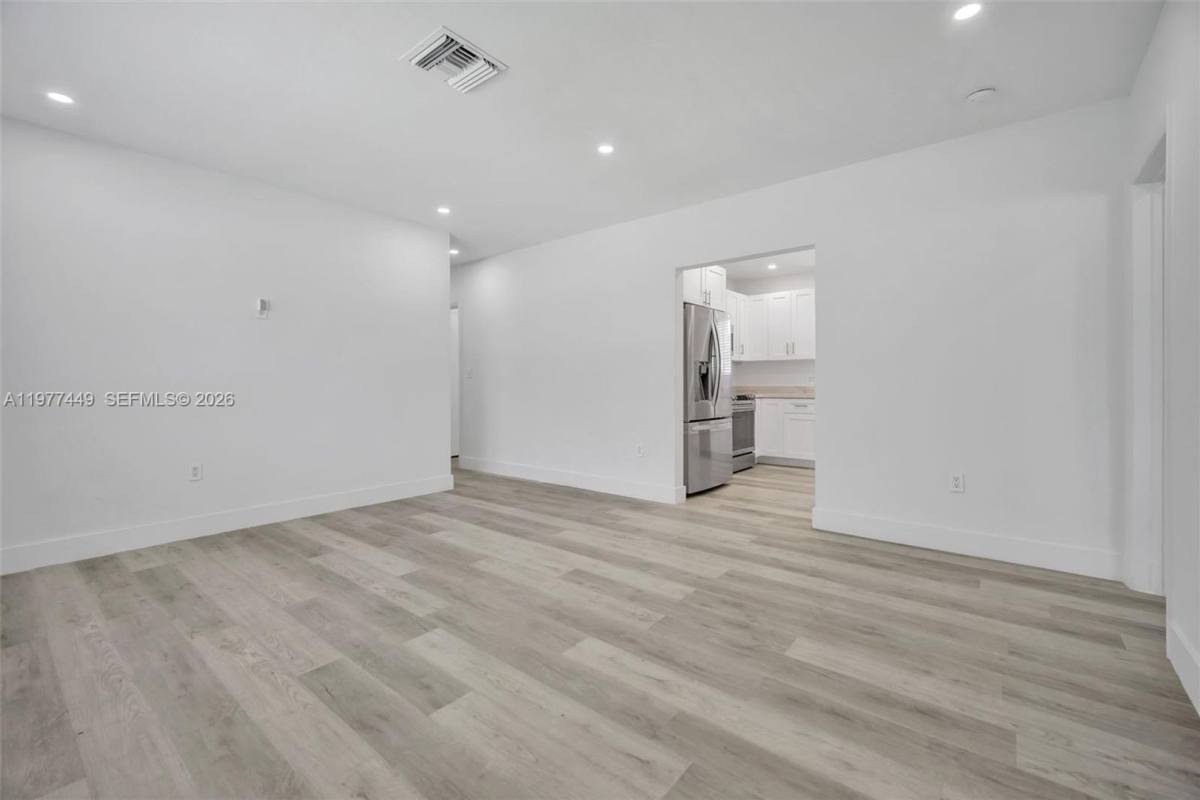 House for rent at 1401 NE 152nd St, Miami, FL 33162