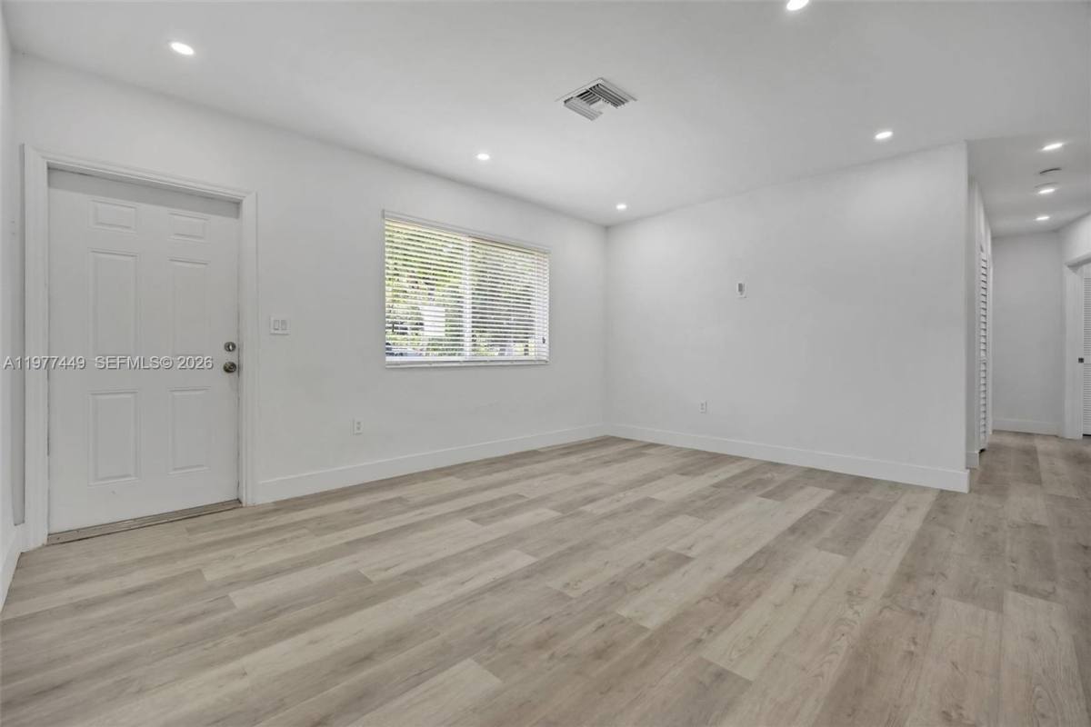 House for rent at 1401 NE 152nd St, Miami, FL 33162