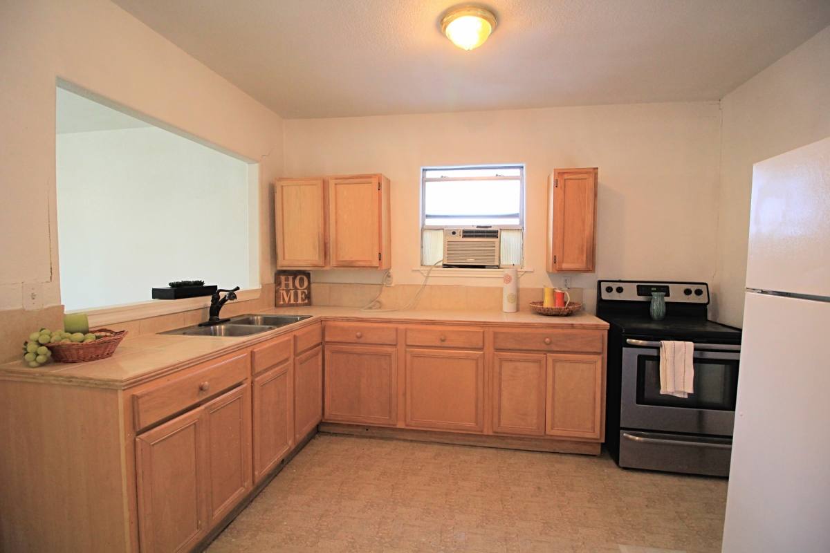 House for rent at 319 Noria St, San Antonio, TX 78207
