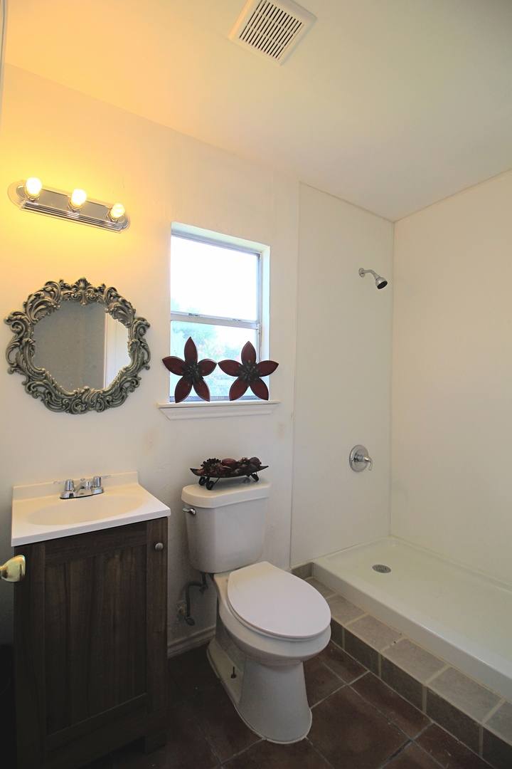 House for rent at 319 Noria St, San Antonio, TX 78207