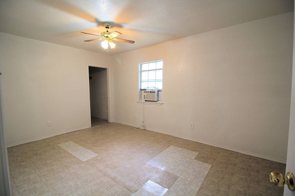 House for rent at 319 Noria St, San Antonio, TX 78207