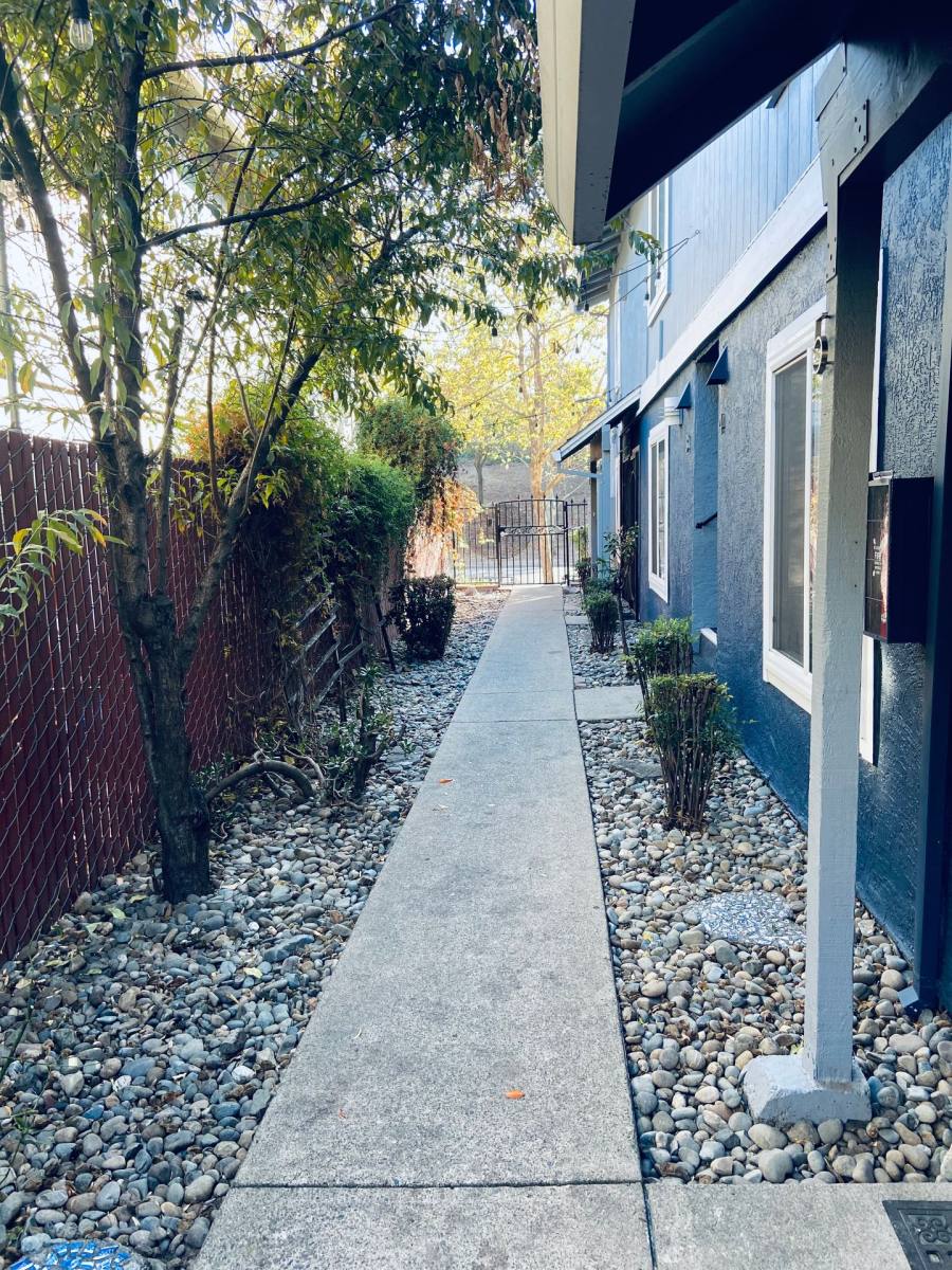 Apartment for rent at 1717 W St, Sacramento, CA 95818