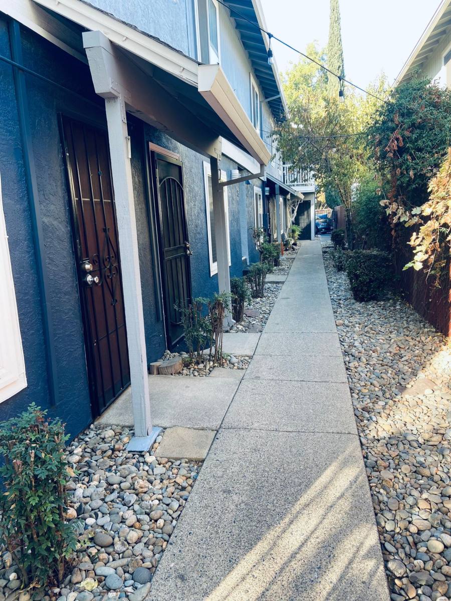 Apartment for rent at 1717 W St, Sacramento, CA 95818